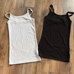 No Boundaries Black & White Ribbed Tank Tops set of 2 women’s XS preworn